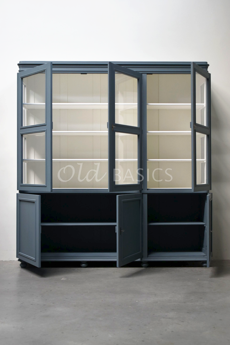 Detail van Vitrinekast Amiens, 3 deuren, RAL7031, grijs, blauw, materiaal hout